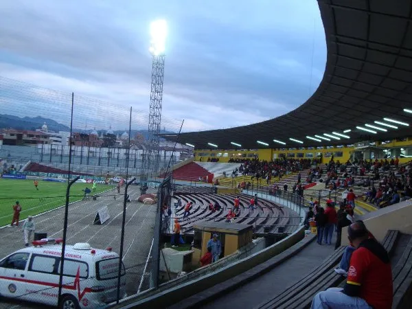 Estadio Alejandro Serrano Aguilar Banco del Austro Stade