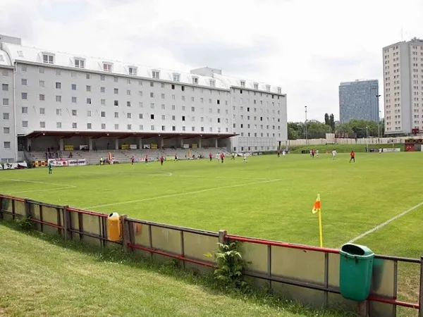 FavAC - Platz Stade