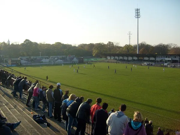 Kórház utcai stadion Stade