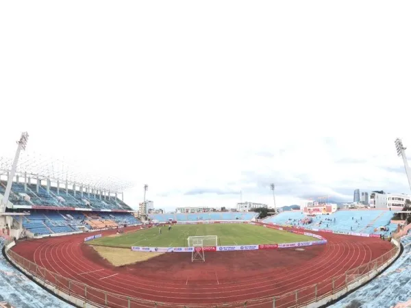 Sân vận động Chi Lăng (Chi Lang Stadium) Stade